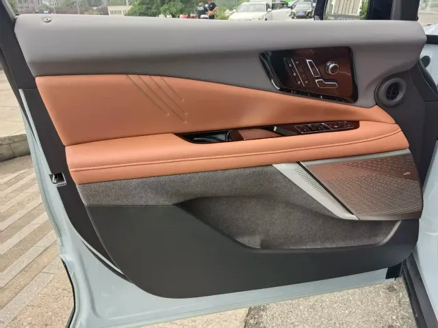 Cadillac Optiq — Фото автомобиля 14
