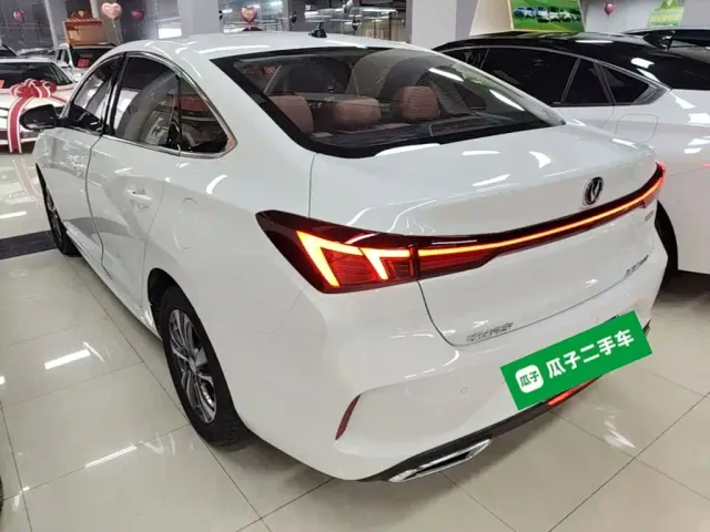 Changan Eado — Фото автомобиля 4