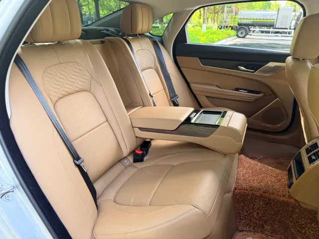 Jaguar XFL — Фото автомобиля 12