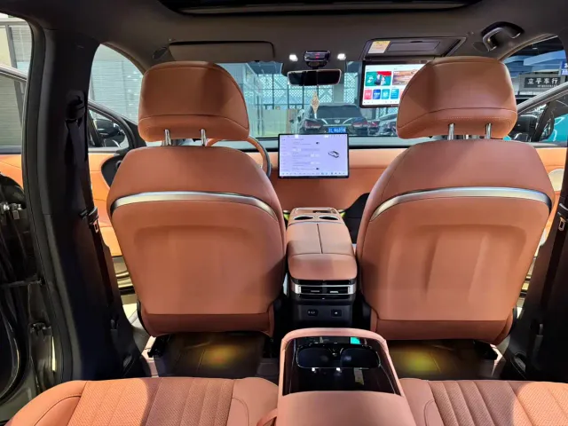 Changan Qiyuan E07 — Фото автомобиля 23
