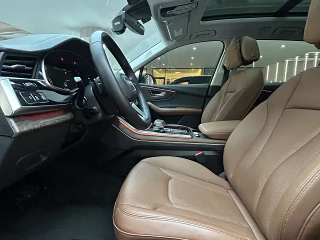 Audi Q7 — Фото автомобиля 13