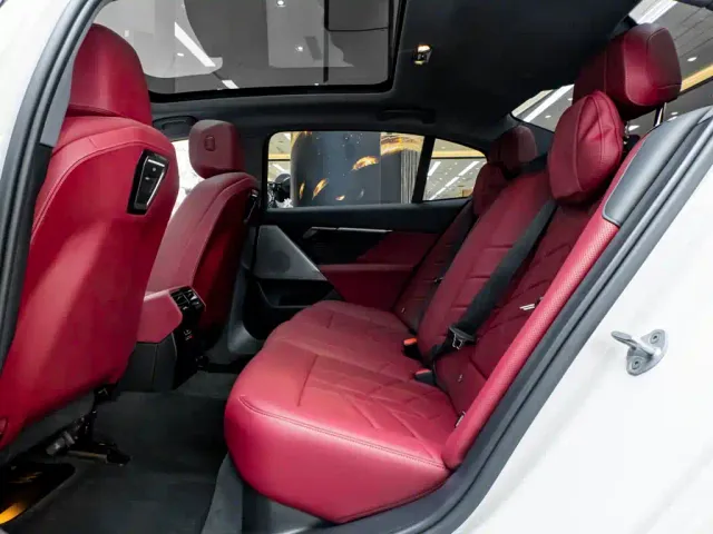 BMW 5 Series — Фото автомобиля 26