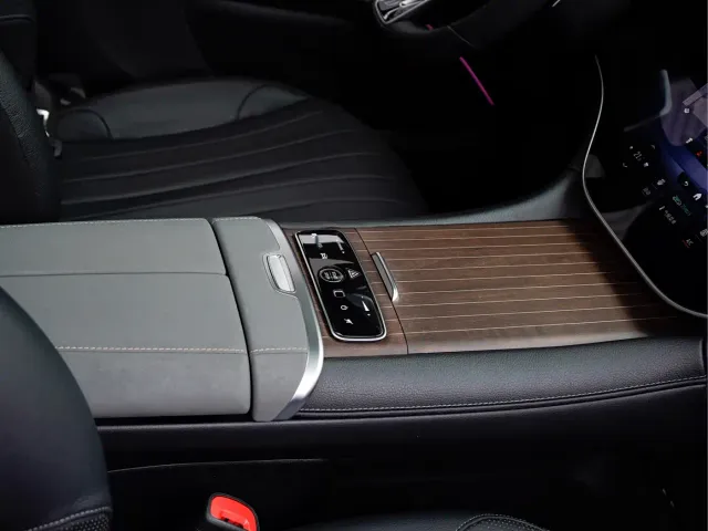 Mercedes-Benz EQS SUV — Фото автомобиля 16