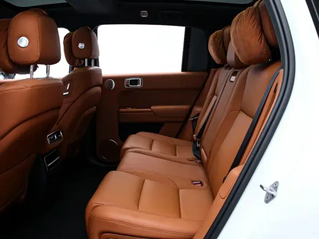Li Auto L7 — Фото автомобиля 16