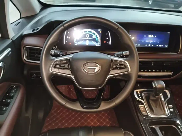 GAC Trumpchi M6 — Фото автомобиля 10