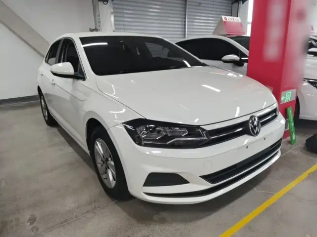 Volkswagen Polo — Фото автомобиля 3