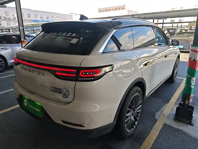 Leapmotor C11 — Фото автомобиля 6