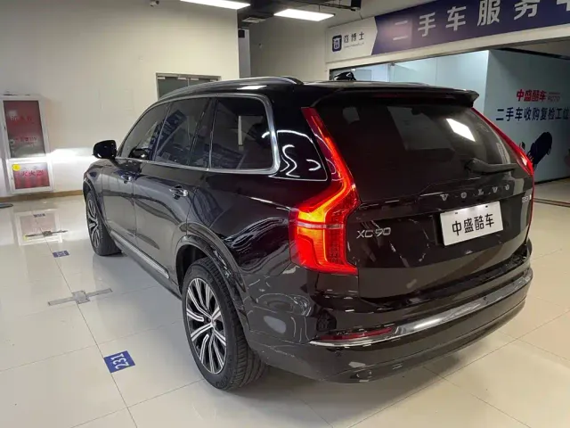 Volvo XC90 — Фото автомобиля 5
