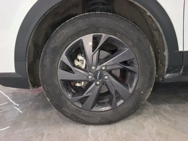 Dongfeng Fengshen AX7 — Фото автомобиля 24