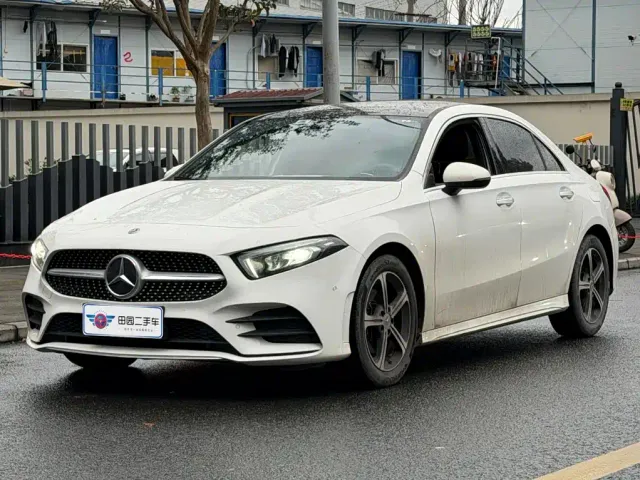 Фотография автомобиля — Mercedes-Benz A-Class