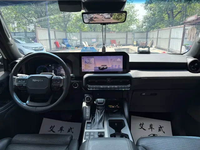 Toyota Prado — Фото автомобиля 5