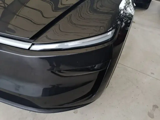 Tesla Model Y — Фото автомобиля 23