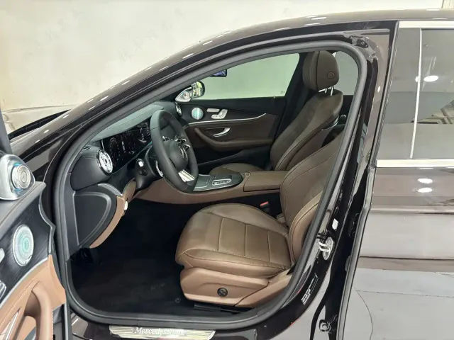 Mercedes-Benz E-Class — Фото автомобиля 13