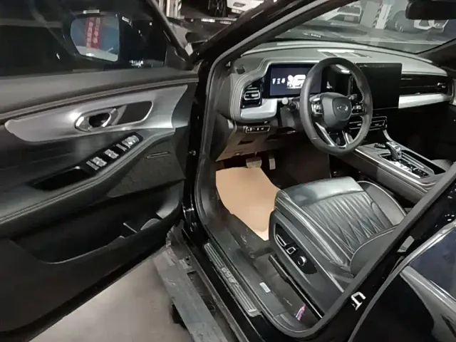 GAC Trumpchi GS8 — Фото автомобиля 15