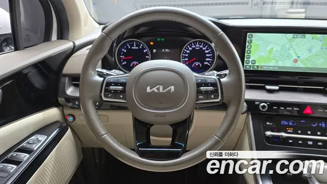 Kia Canival — Фото автомобиля 13