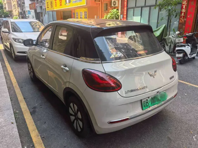 Wuling Bingo — Фото автомобиля 2