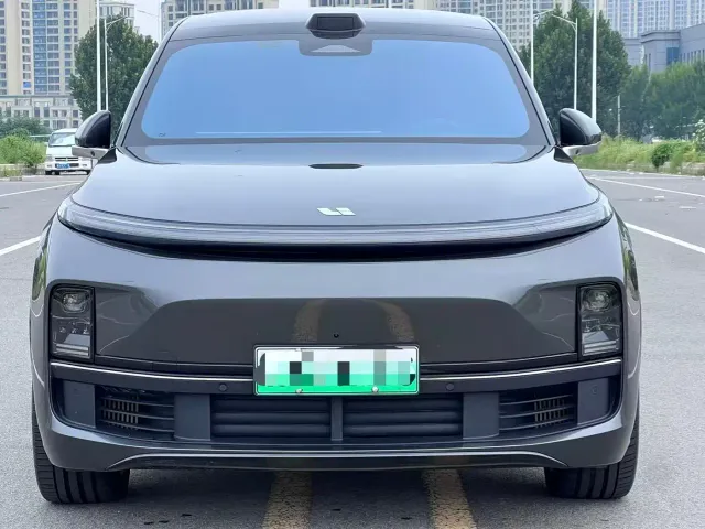 Li Auto L8 — Фото автомобиля 2