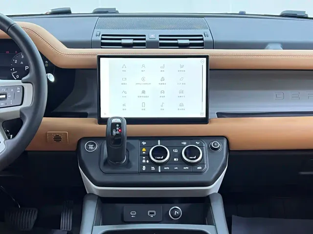 Land Rover Defender — Фото автомобиля 16