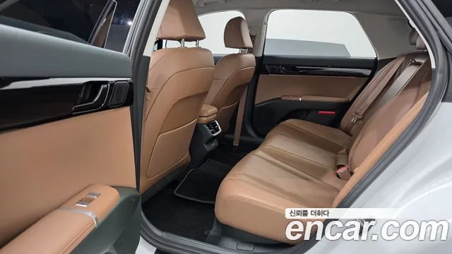 Hyundai Grandeur GN7 — Фото автомобиля 18