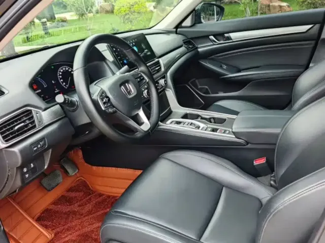 Honda Accord — Фото автомобиля 4