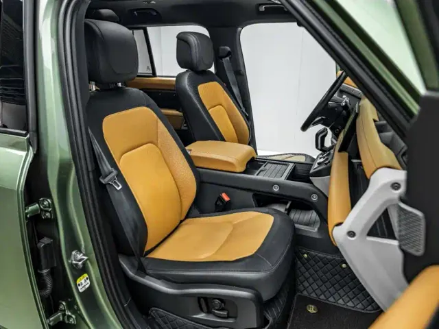 Land Rover Defender — Фото автомобиля 21