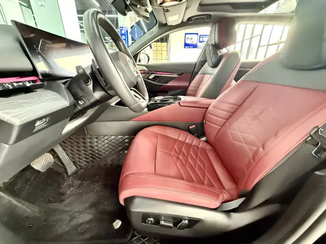 BMW 5 Series — Фото автомобиля 4