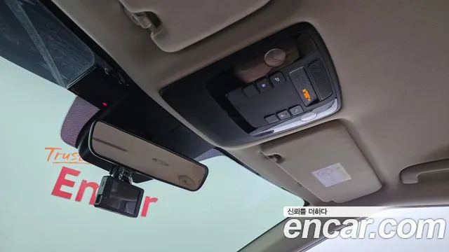 Kia Canival Carnival 4 поколение 9 мест Prestige — Фото автомобиля 19
