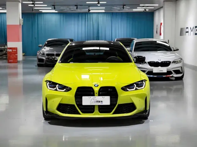 BMW M4 — Фото автомобиля 3