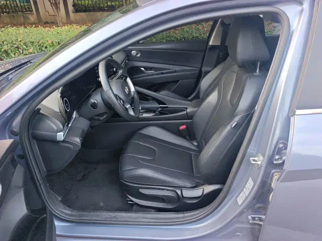Hyundai Elantra — Фото автомобиля 11