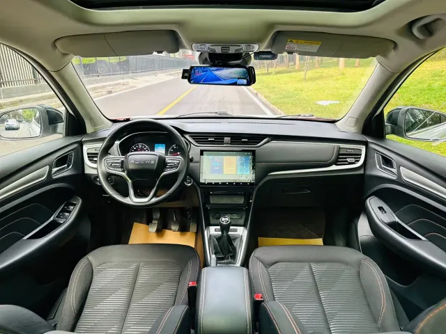 Roewe RX3 — Фото автомобиля 13