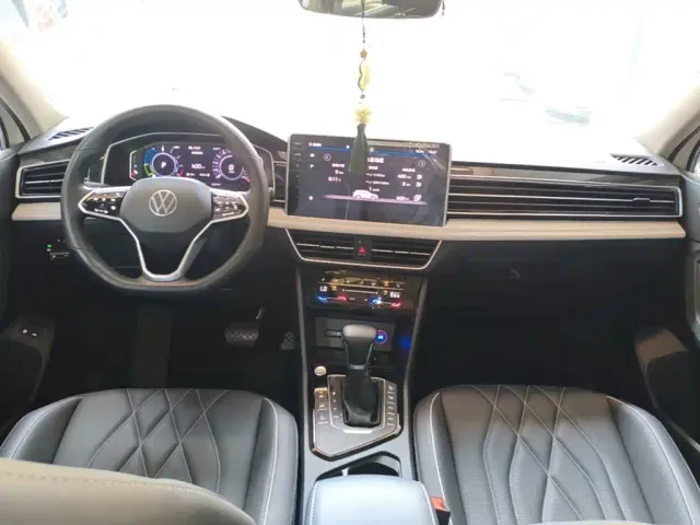 Volkswagen Tiguan L PHEV — Фото автомобиля 9
