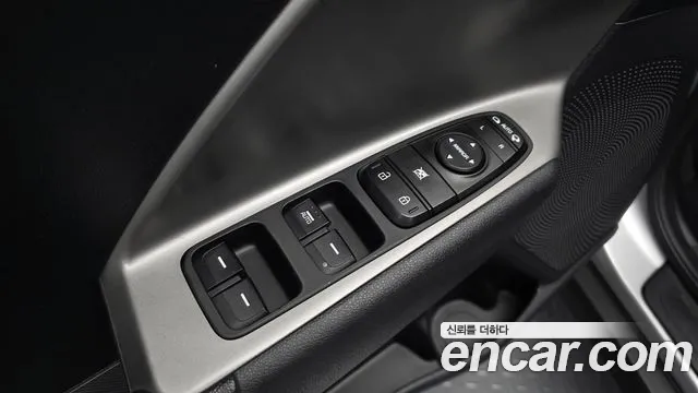 Kia Niro — Фото автомобиля 27