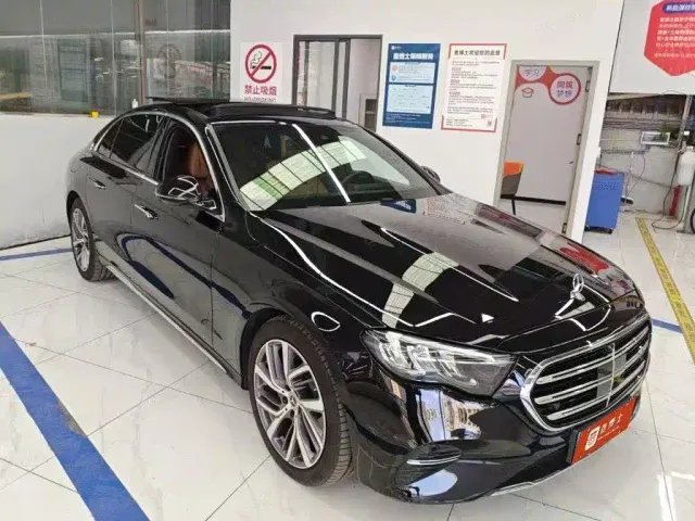Фотография автомобиля — Mercedes-Benz E-Class