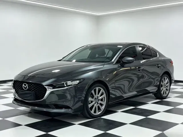 Фотография автомобиля — Mazda Axela