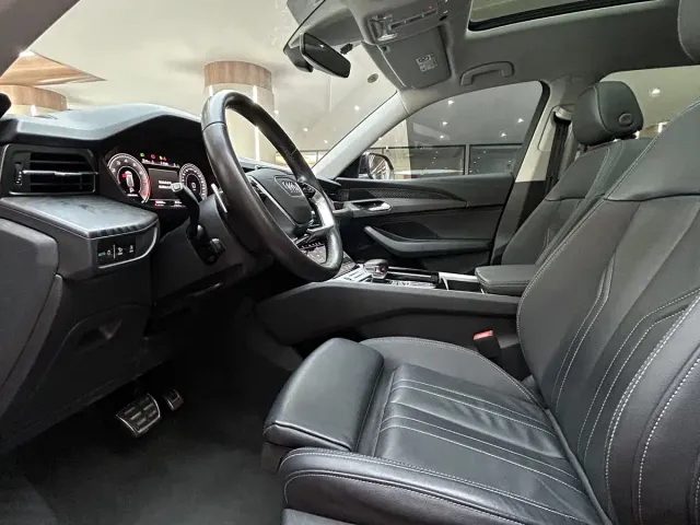 Audi Audi Q6 2023 40 TFSI quattro Cloud View Light Yulin Package — Фото автомобиля 15