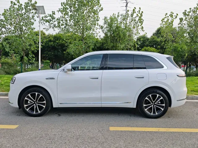 Aito M7 — Фото автомобиля 2