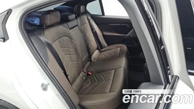 BMW 5-Series 5 серия (G60) 523d M Sport — Фото автомобиля 10
