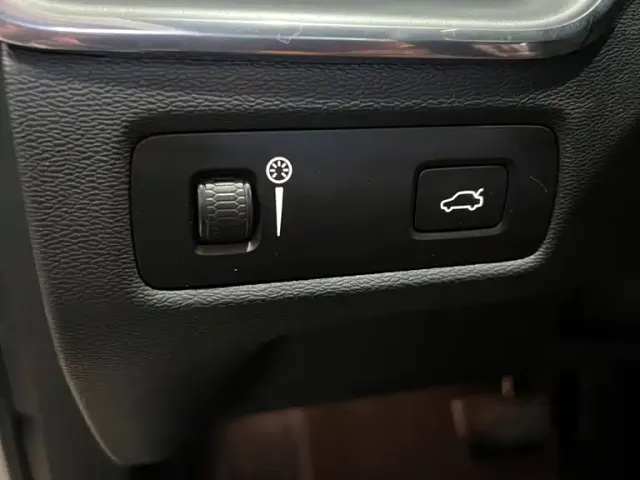 Volvo XC60 — Фото автомобиля 14
