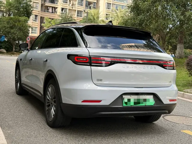 Leapmotor C11 — Фото автомобиля 17