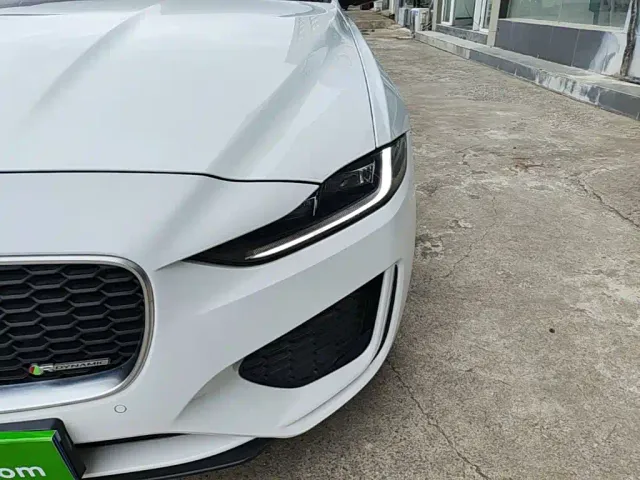 Jaguar XEL — Фото автомобиля 23