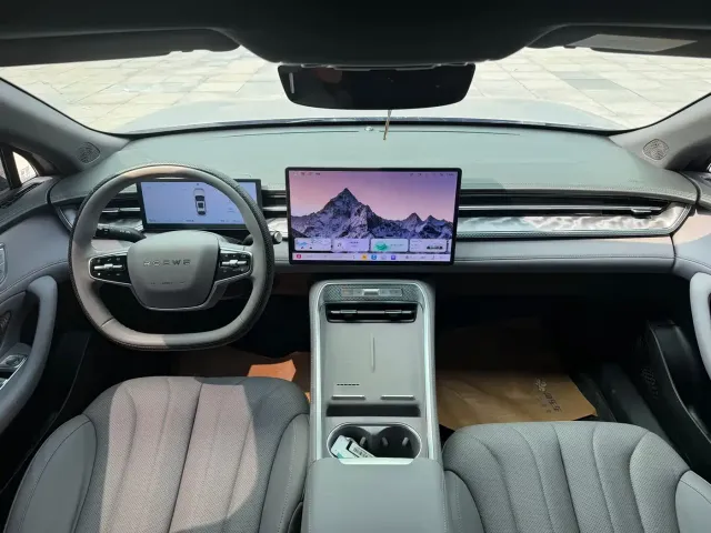 Roewe Roewe M7 DMH 2025 Base — Фото автомобиля 5