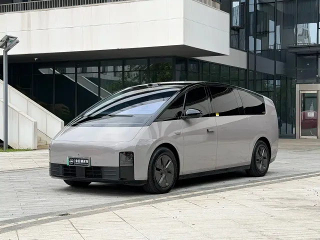Фотография автомобиля — Li Auto MEGA