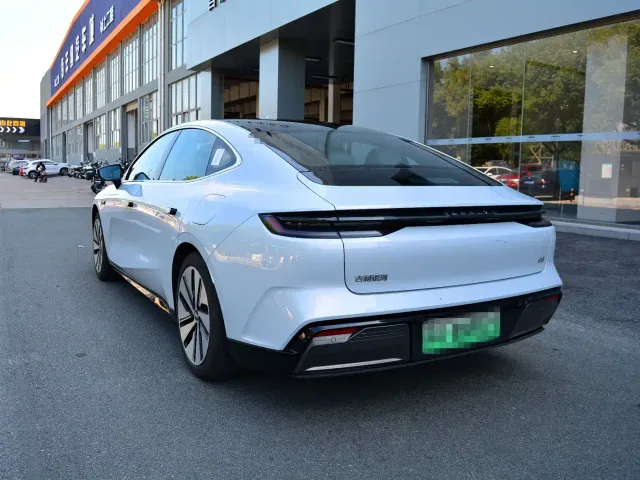 Geely Galaxy E8 — Фото автомобиля 5