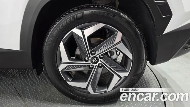 Hyundai Tucson Tucson (NX4) Бензин 1.6 турбо 2WD — Фото автомобиля 21