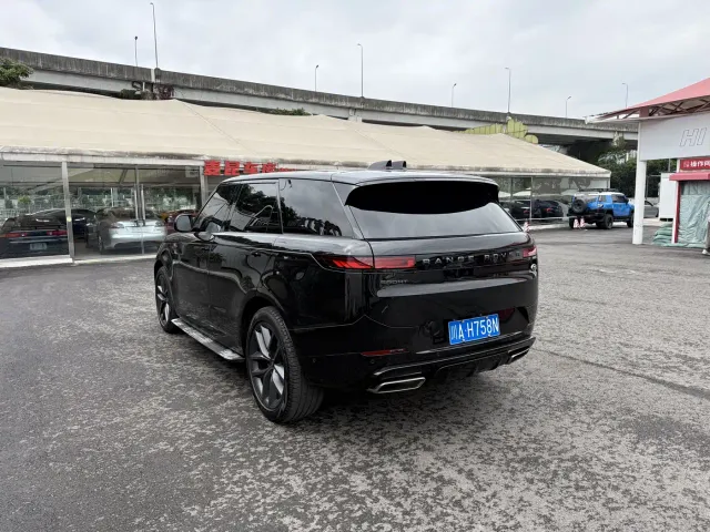 Land Rover Range Rover Sport — Фото автомобиля 11