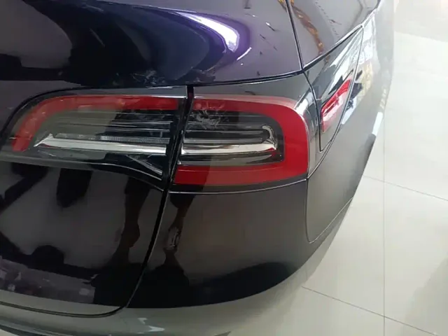 Tesla Model Y — Фото автомобиля 7
