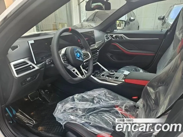 BMW i4 — Фото автомобиля 5