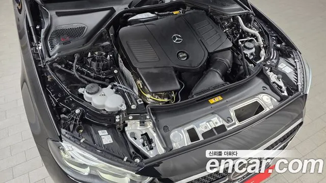 Mercedes-Benz E-Class — Фото автомобиля 4