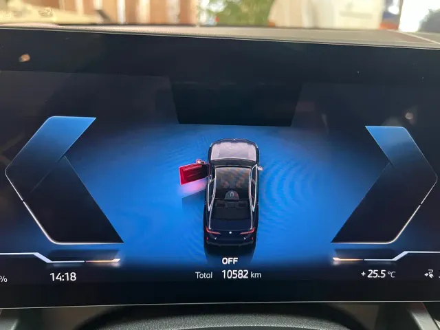 BMW i5 — Фото автомобиля 12