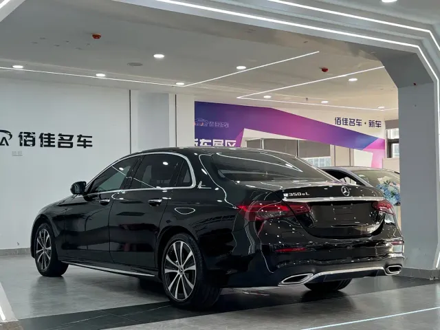 Mercedes-Benz E-Class — Фото автомобиля 7